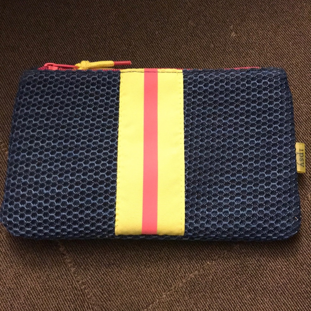 Sporty Makeup Bag